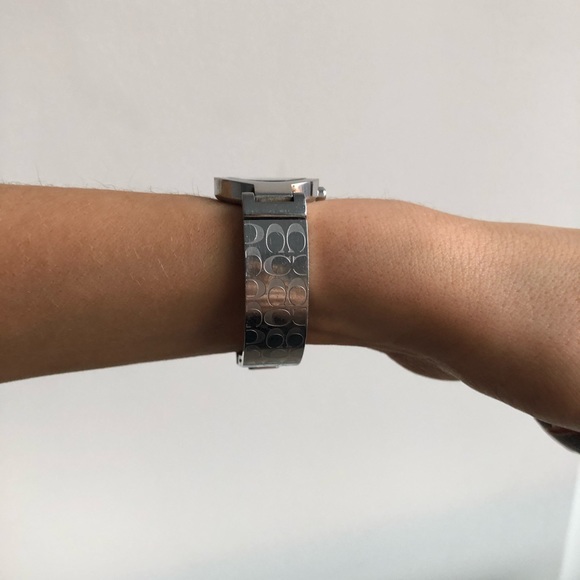Coach silver watch. - Picture 6 of 9